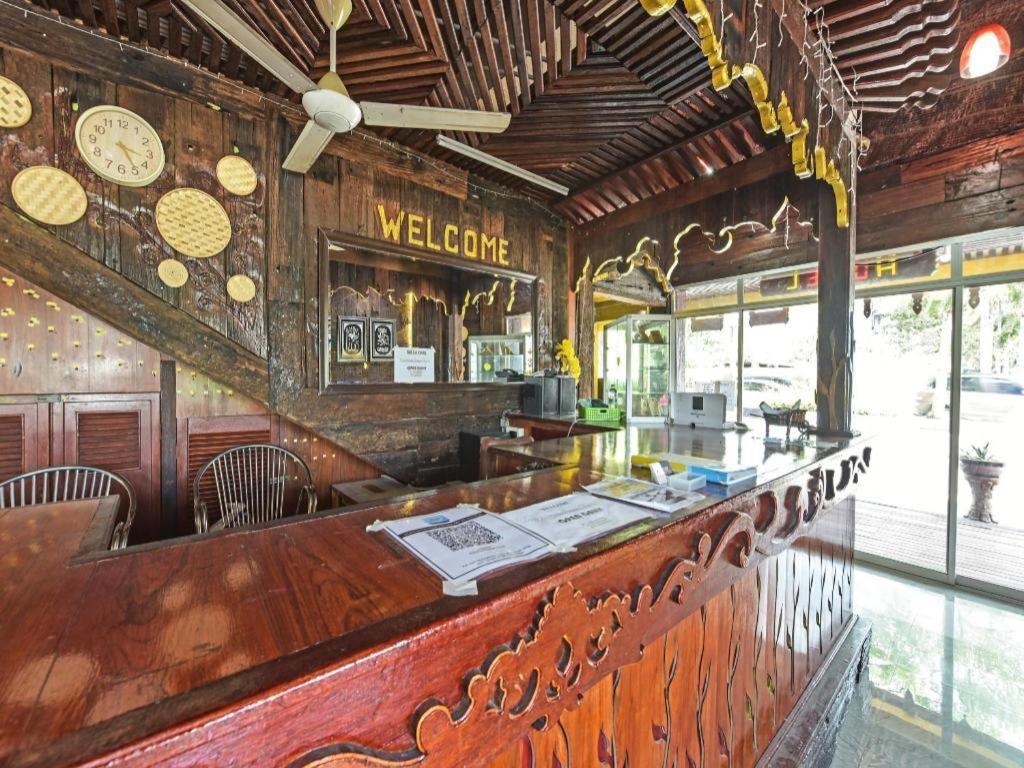 Super Oyo Capital O 90659 Raintown Timbers Hotel Taiping Exterior photo