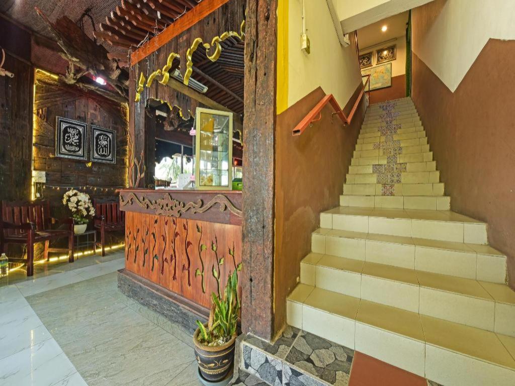 Super Oyo Capital O 90659 Raintown Timbers Hotel Taiping Exterior photo