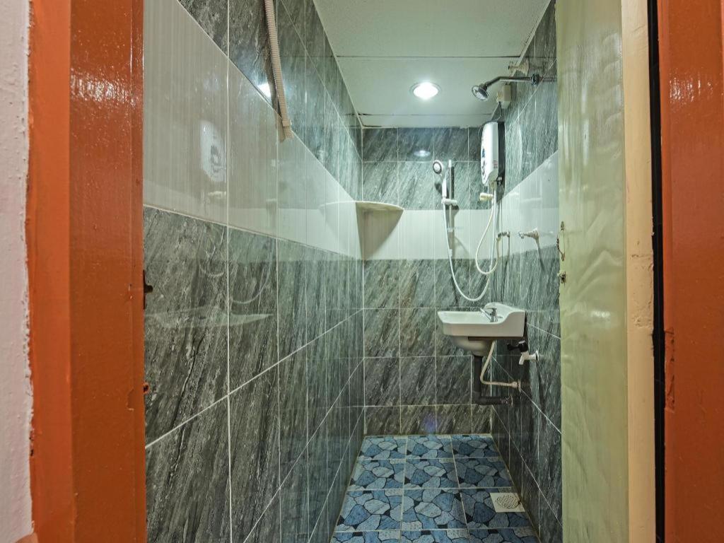 Super Oyo Capital O 90659 Raintown Timbers Hotel Taiping Exterior photo