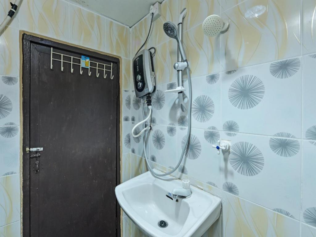Super Oyo Capital O 90659 Raintown Timbers Hotel Taiping Exterior photo